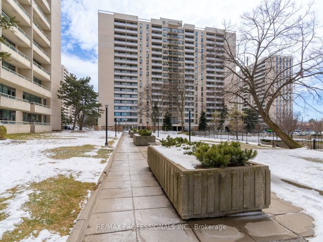 2107 - 360 Ridelle Ave