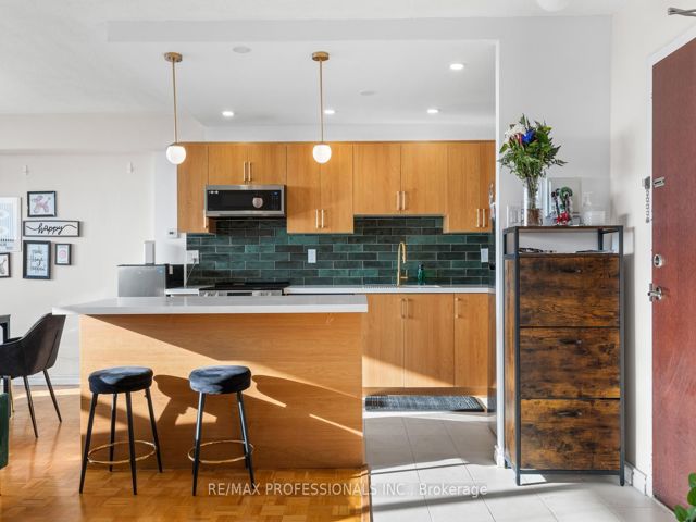 2107 - 360 Ridelle Ave