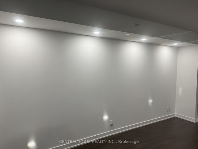 607 - 2220 Lake Shore Blvd W