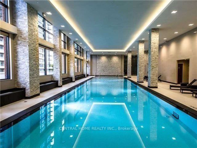 607 - 2220 Lake Shore Blvd W