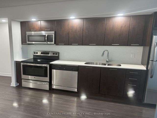 607 - 2220 Lake Shore Blvd W