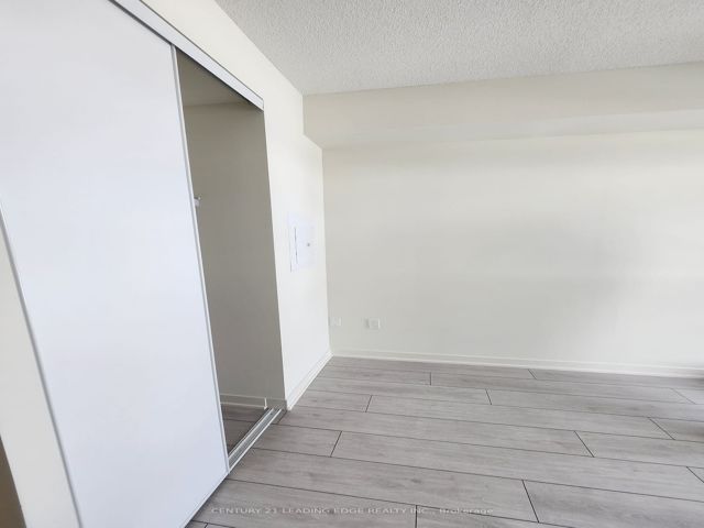 1411 - 38 Annie Craig Dr