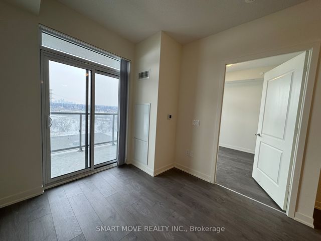 1210 - 38 Annie Craig Dr