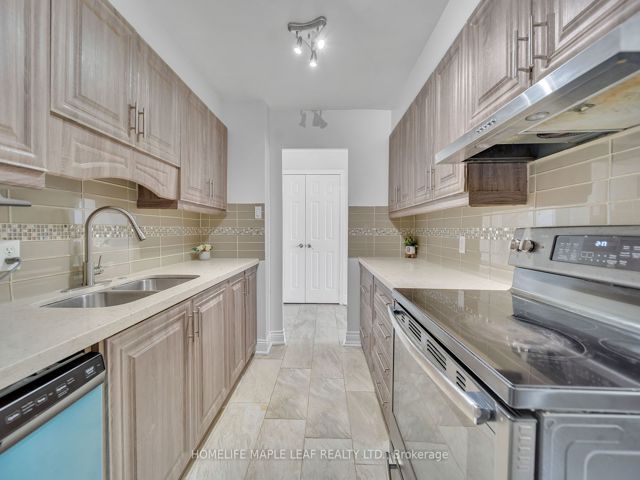 903 - 2835 Islington Ave W