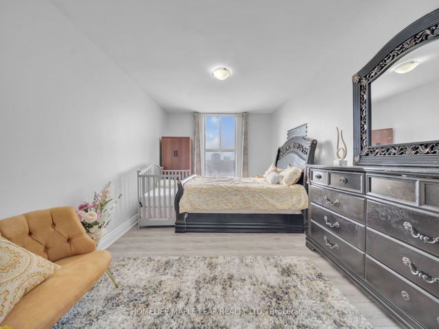 903 - 2835 Islington Ave W