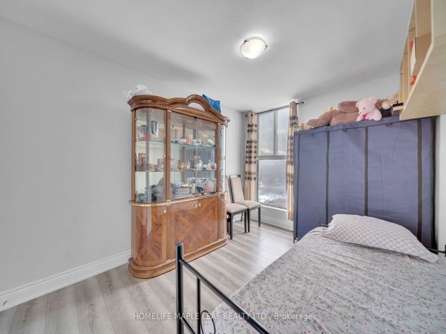903 - 2835 Islington Ave W