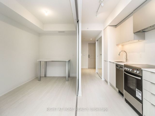550 - 26 Gibbs Rd