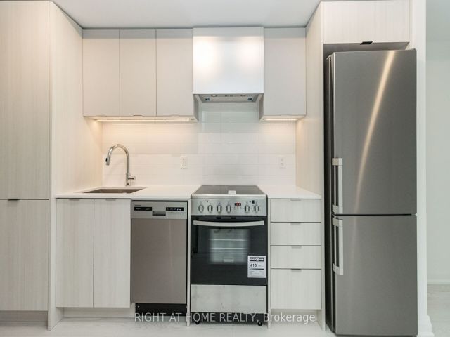 550 - 26 Gibbs Rd