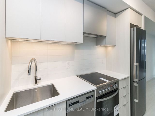 550 - 26 Gibbs Rd