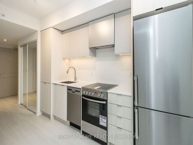 550 - 26 Gibbs Rd