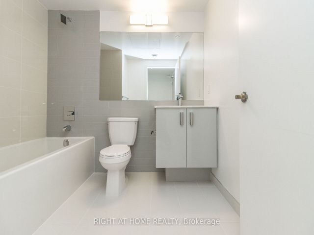 550 - 26 Gibbs Rd