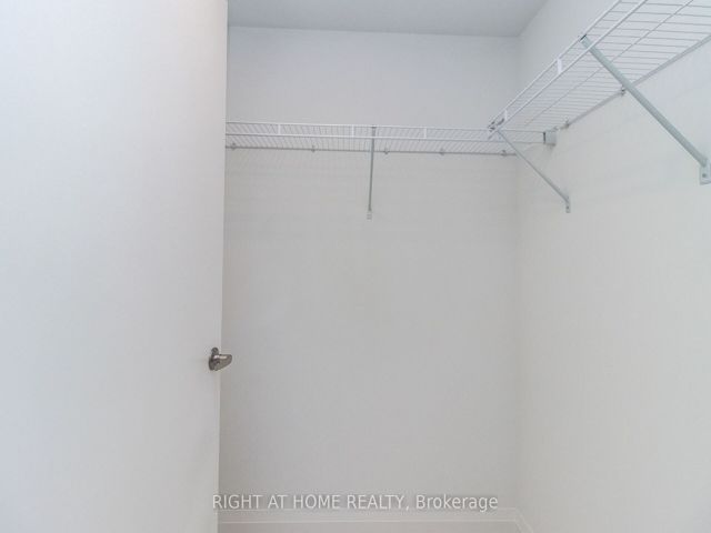 550 - 26 Gibbs Rd