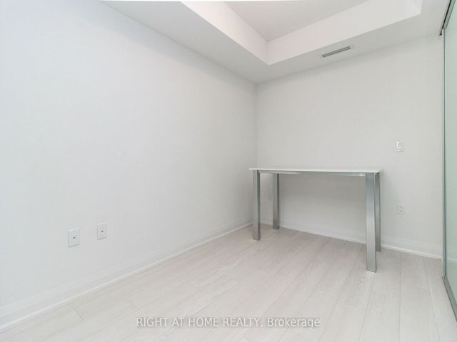 550 - 26 Gibbs Rd