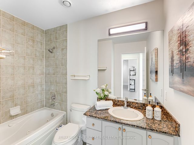 1105 - 2067 Lake Shore Blvd W