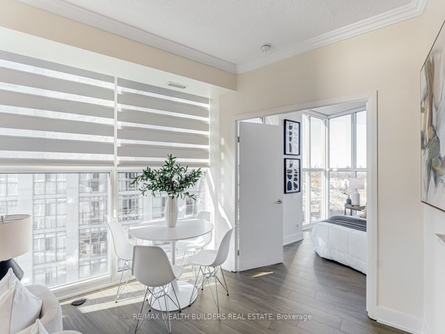 1105 - 2067 Lake Shore Blvd W