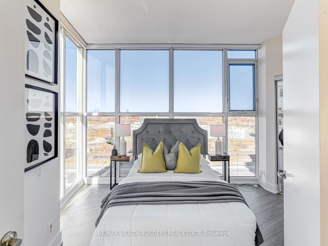 1105 - 2067 Lake Shore Blvd W