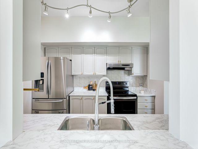 1105 - 2067 Lake Shore Blvd W