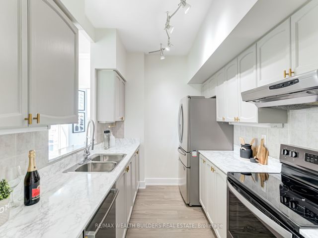 1105 - 2067 Lake Shore Blvd W