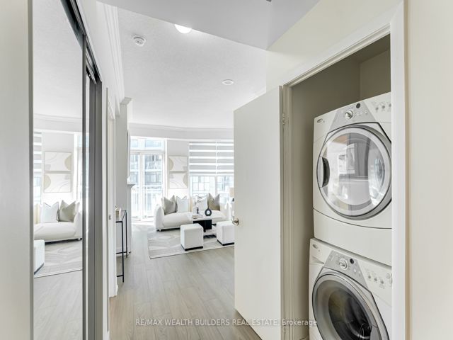 1105 - 2067 Lake Shore Blvd W
