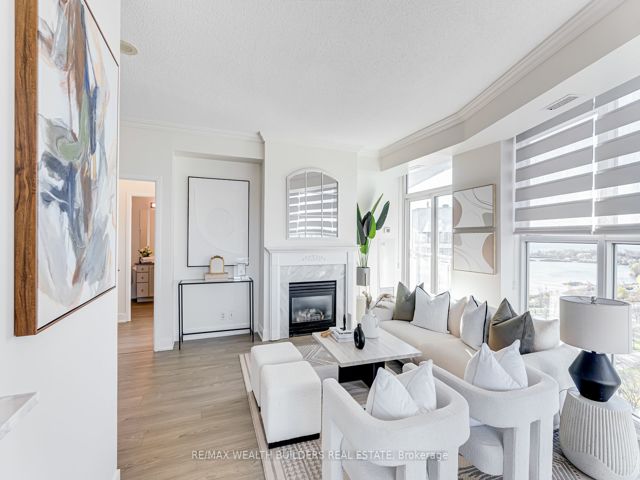 1105 - 2067 Lake Shore Blvd W