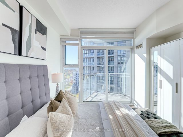 1105 - 2067 Lake Shore Blvd W