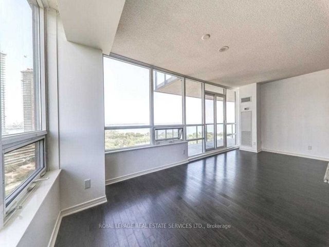 2106 - 2230 Lake Shore Blvd W