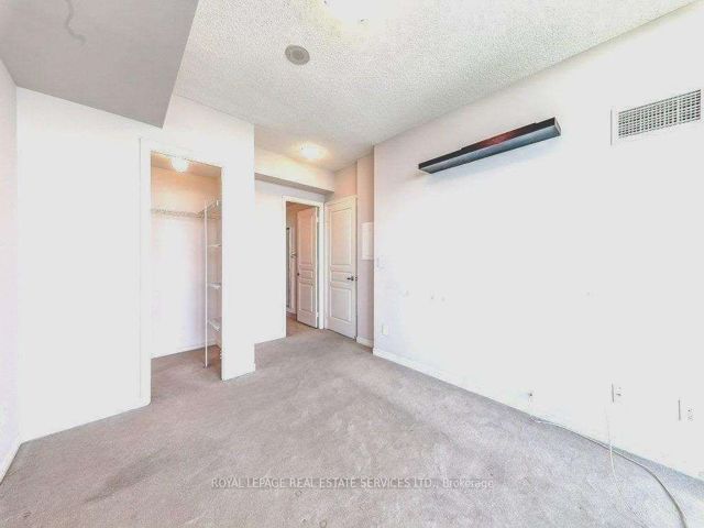 2106 - 2230 Lake Shore Blvd W