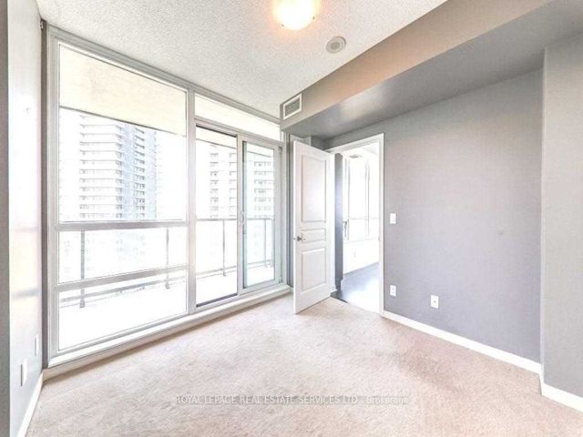 2106 - 2230 Lake Shore Blvd W
