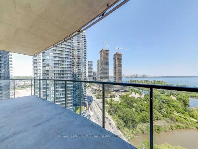 2106 - 2230 Lake Shore Blvd W