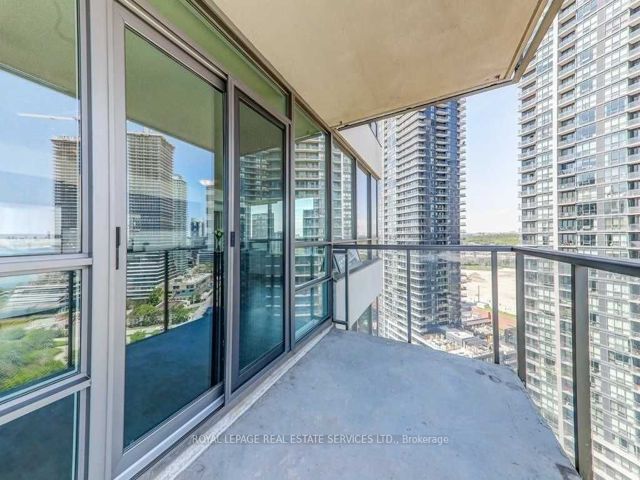 2106 - 2230 Lake Shore Blvd W