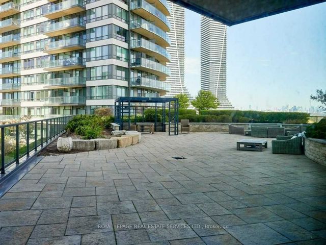2106 - 2230 Lake Shore Blvd W