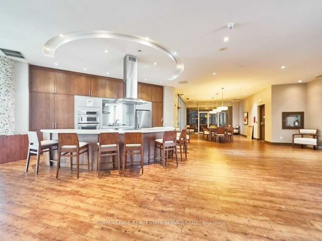 2106 - 2230 Lake Shore Blvd W
