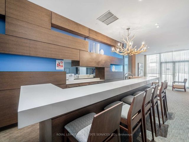2106 - 2230 Lake Shore Blvd W