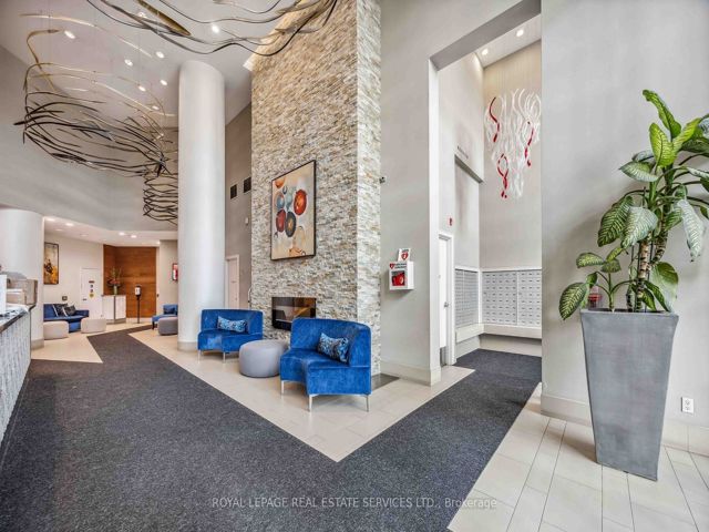 2106 - 2230 Lake Shore Blvd W