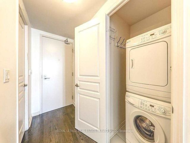 2106 - 2230 Lake Shore Blvd W