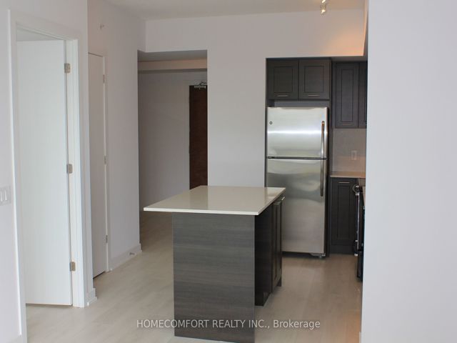 902 - 2200 Lake Shore Blvd W