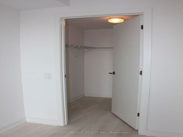 902 - 2200 Lake Shore Blvd W