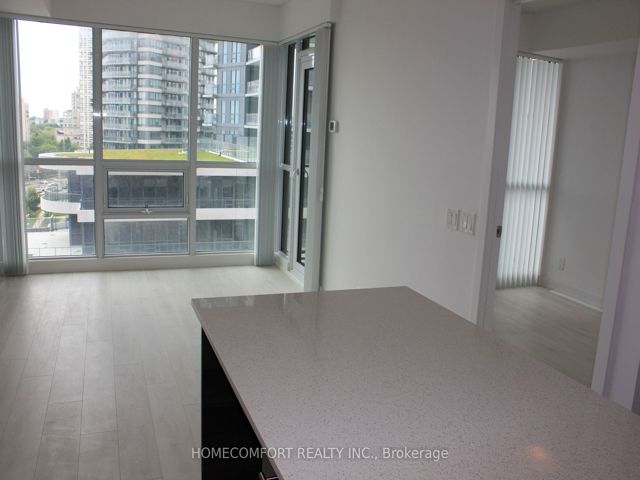 902 - 2200 Lake Shore Blvd W