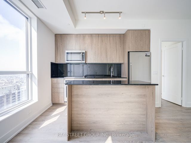 4032 - 5 Mabelle Ave