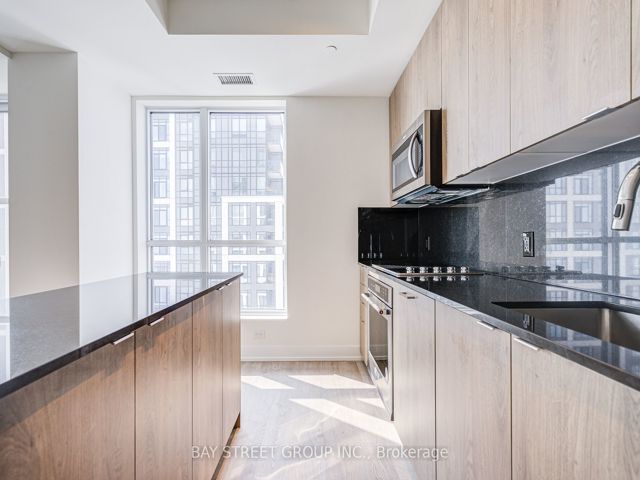 4032 - 5 Mabelle Ave