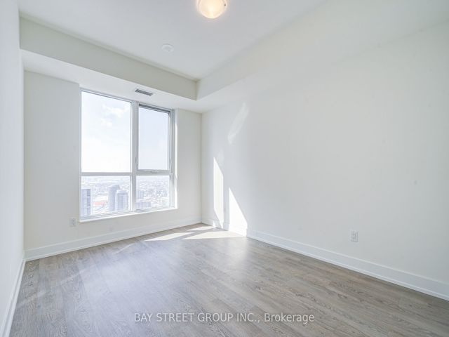 4032 - 5 Mabelle Ave