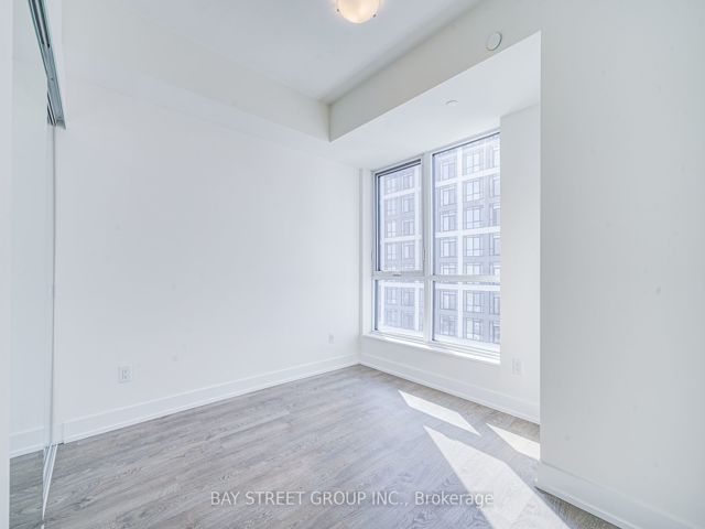 4032 - 5 Mabelle Ave