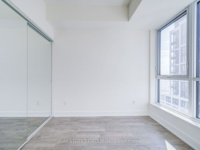 4032 - 5 Mabelle Ave