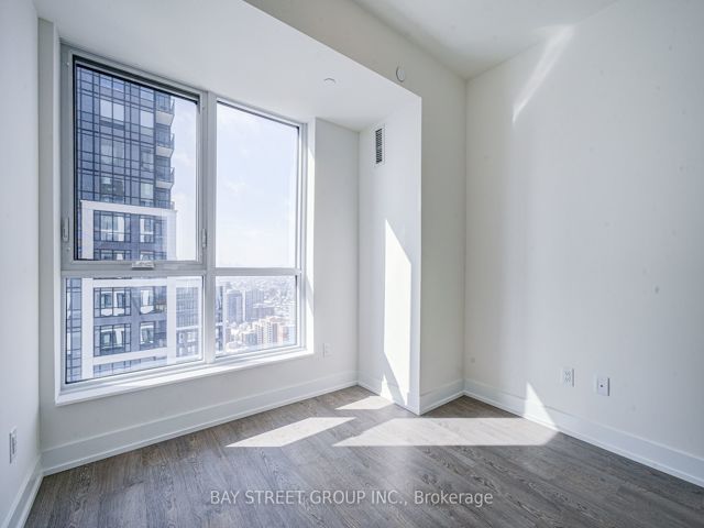 4032 - 5 Mabelle Ave