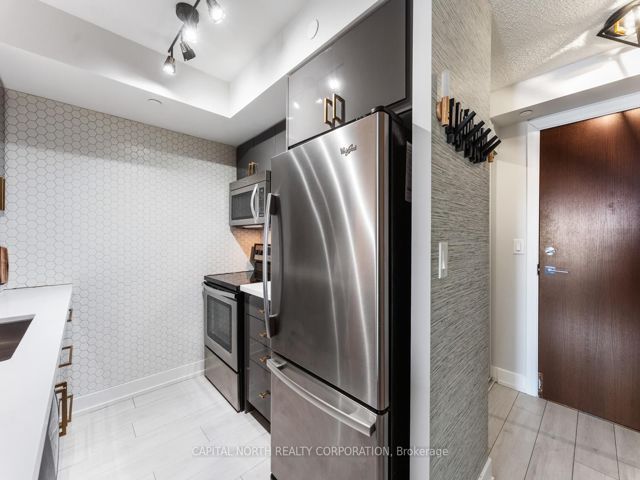 705 - 6 Eva Rd