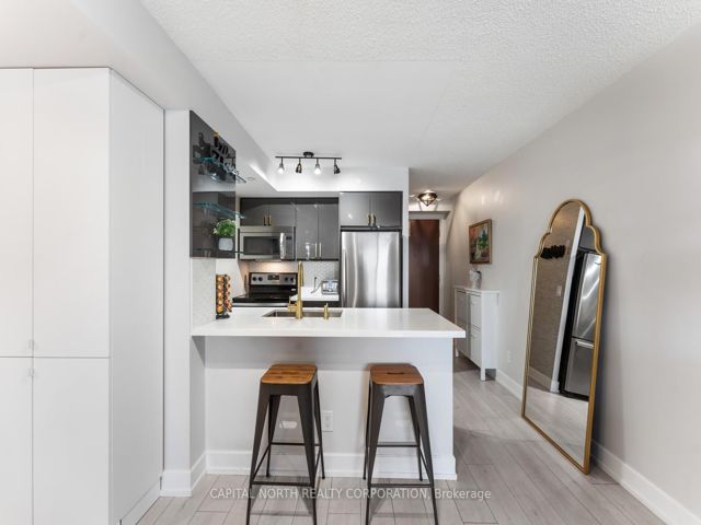 705 - 6 Eva Rd