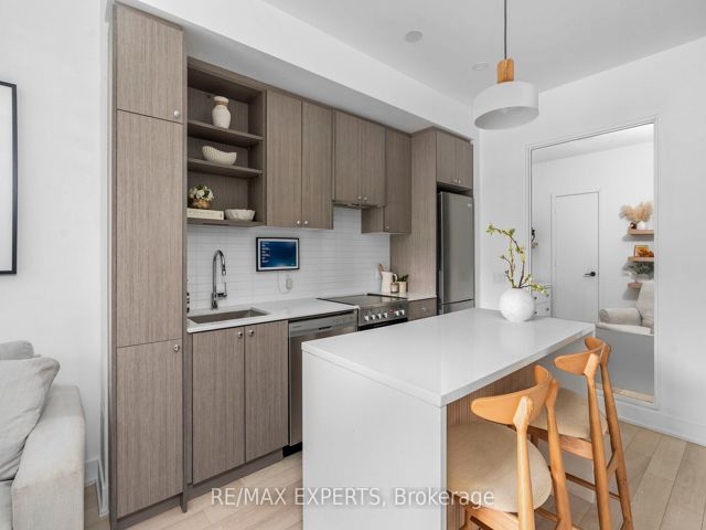 102 - 50 George Butchart Dr