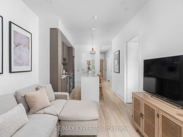 102 - 50 George Butchart Dr