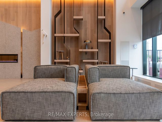 102 - 50 George Butchart Dr