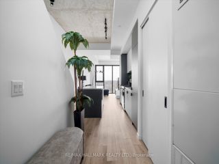 PH807 - 7 Smith Cres